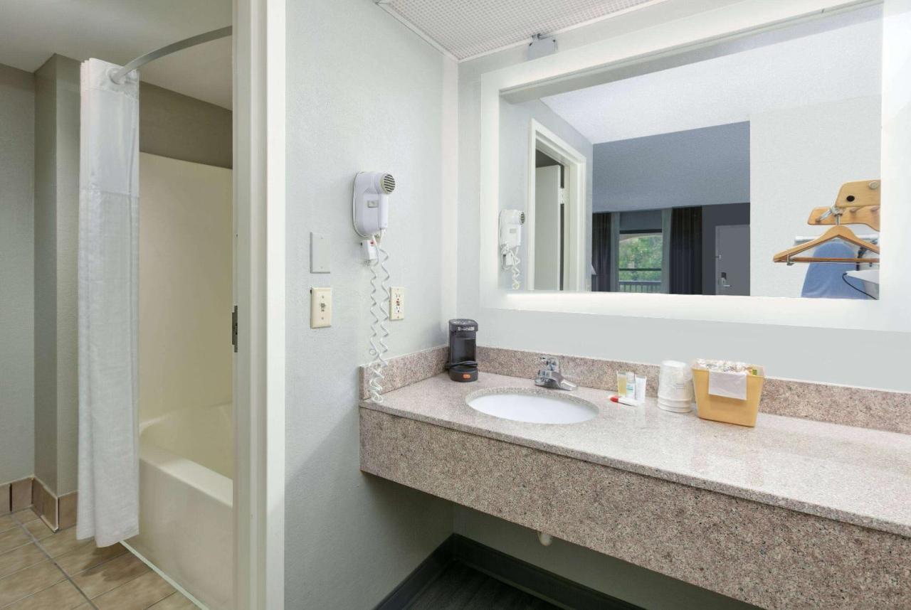 Super 8 By Wyndham Diberville Biloxi Area Exteriér fotografie